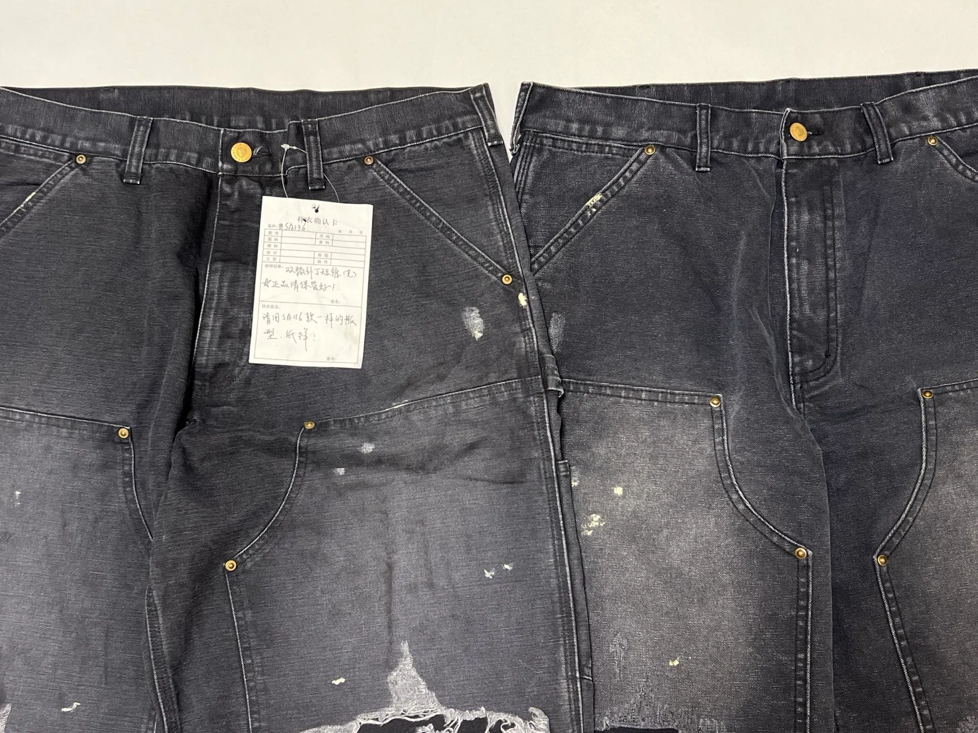 Original proofing SAINT Mxxxxxx DOUBLE KNEE SHORTS/BLK Knee patches splashed with ink, washed and damaged denim shorts. Washed black S-XL. Custom woven and dyed denim fabric with clear texture. Heavy washing and water fading to create local mottled fading/hole effects. Artificial distressing to simulate natural wearing marks. VINTAGE sense. Original consistent damage treatment. Hand splashed ink and paint. Original consistent wash mark/pocket mark. Double knee patches. Rivet reinforcement. Improve functionality while enhancing design